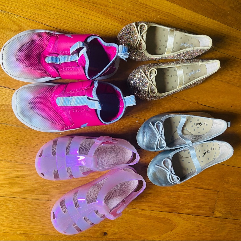 4 pairs of girls shoes sneakers sandals Nike Cat & Jack Old Navy size 8 9 10